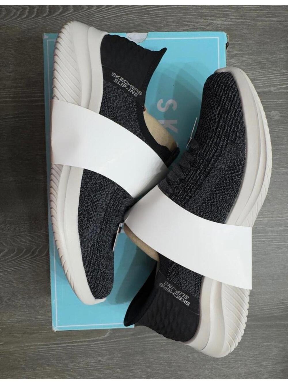 Skechers Martha Stewart Ultra Flex 3.0 Black Slip-ins Sneakers Women Size 8 - Picture 2 of 4